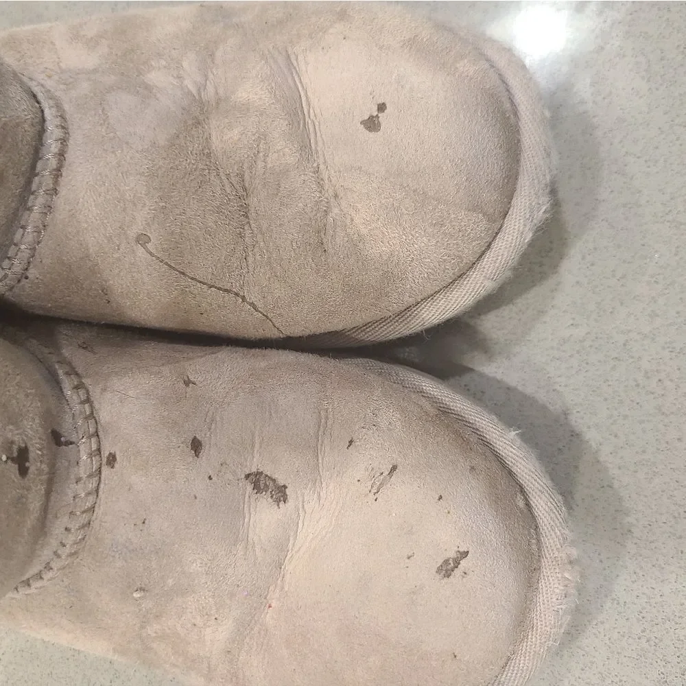 UGG Boots Light Tan With Bows